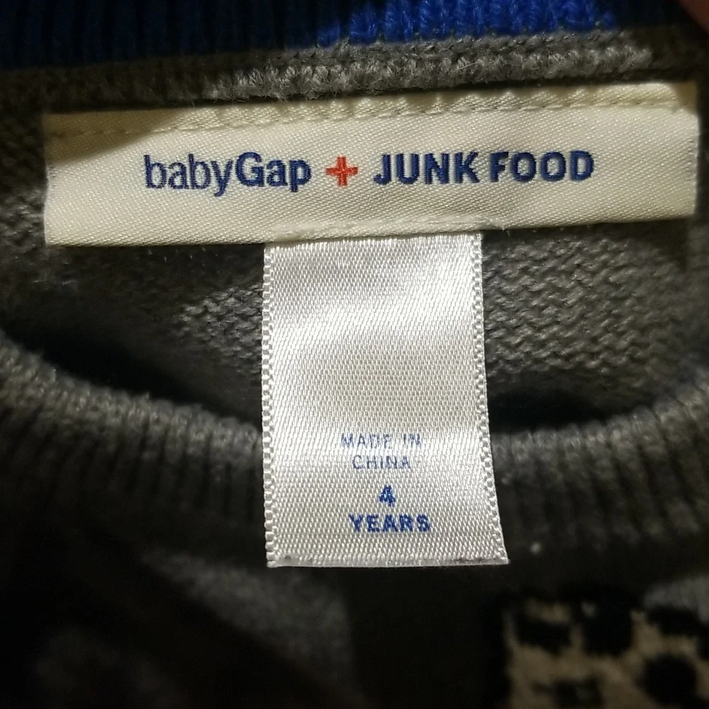 Marvel and DC Baby Gap + Junk Food Sweater bundle, Size 4 - Picture 7 of 8